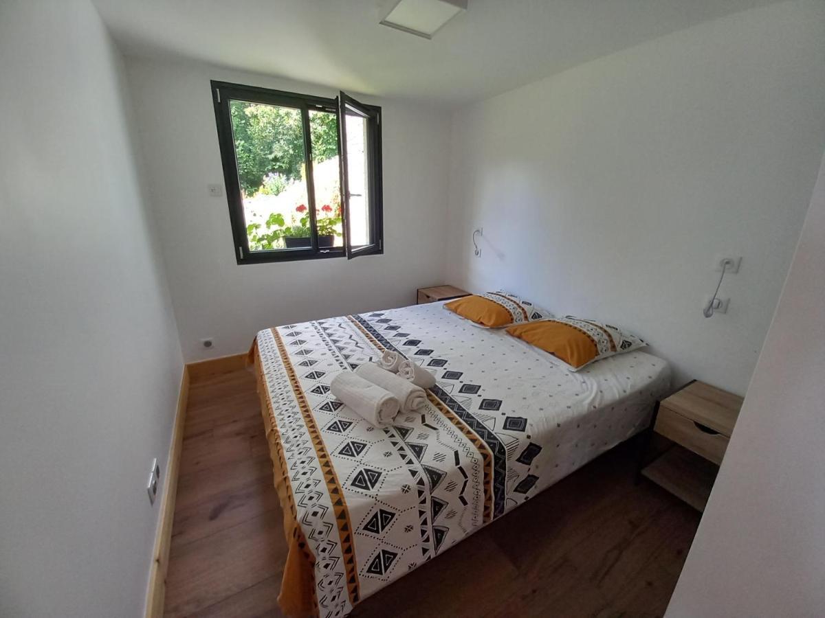 Appartement en rez de jardin Thénésol Extérieur photo
